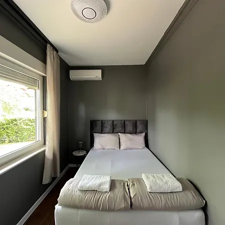 Lux Crystal-center *