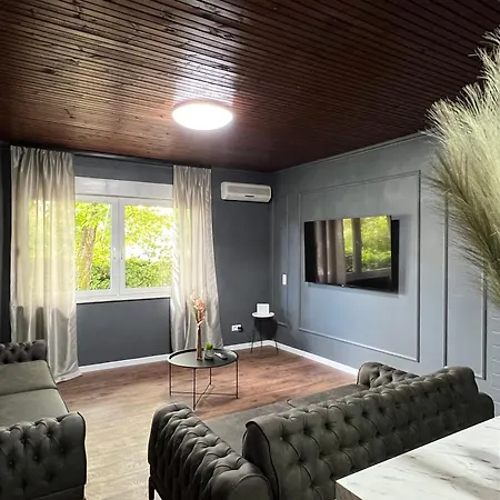 Lux Crystal-center Apartman *