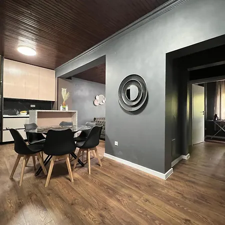 Lux Crystal-center Apartment *