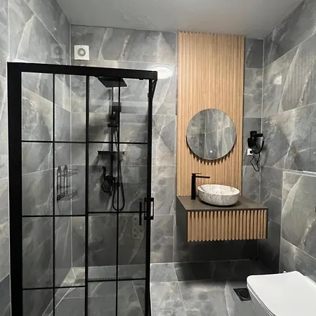 Lux Crystal-center Apartman *