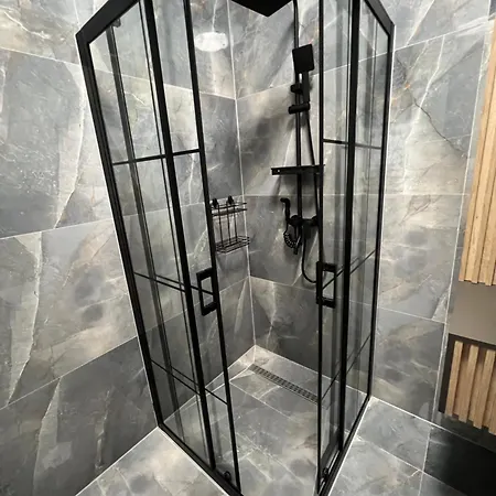 Lux Crystal-center *