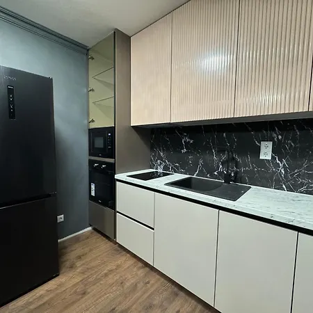 Lux Crystal-center *