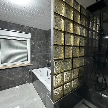 Lux Crystal-center Bihać