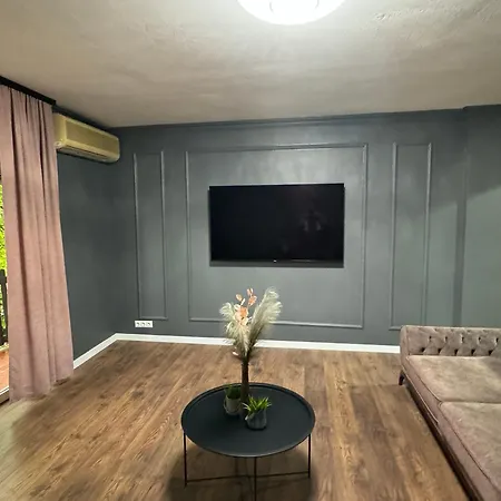 Lux Crystal-center Apartmán