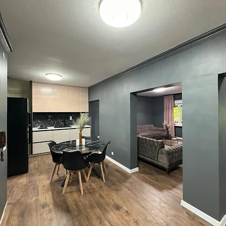 Lux Crystal-center Apartment *