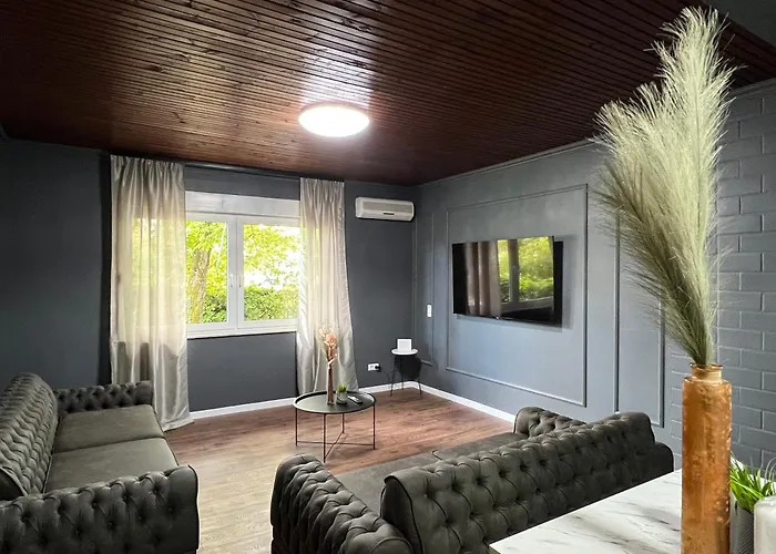 Lux Crystal-center Apartment *