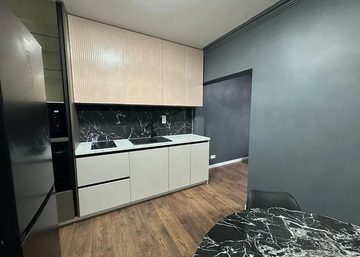 Lux Crystal-center *