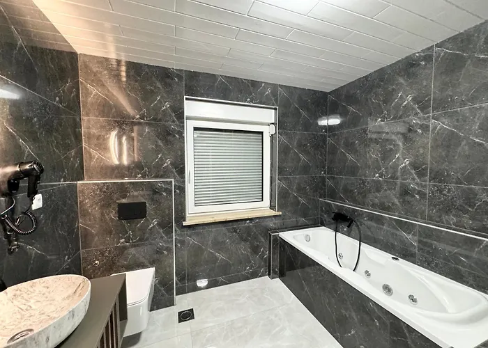 Lux Crystal-center * Bihać