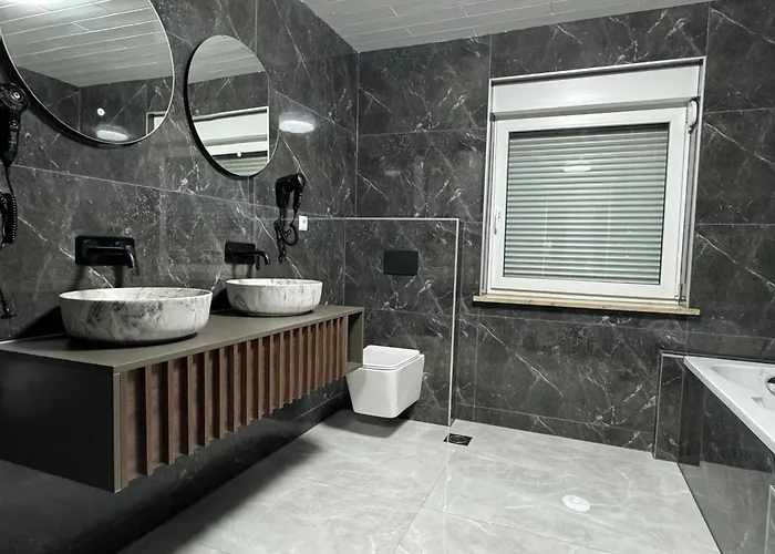 Lux Crystal-center *