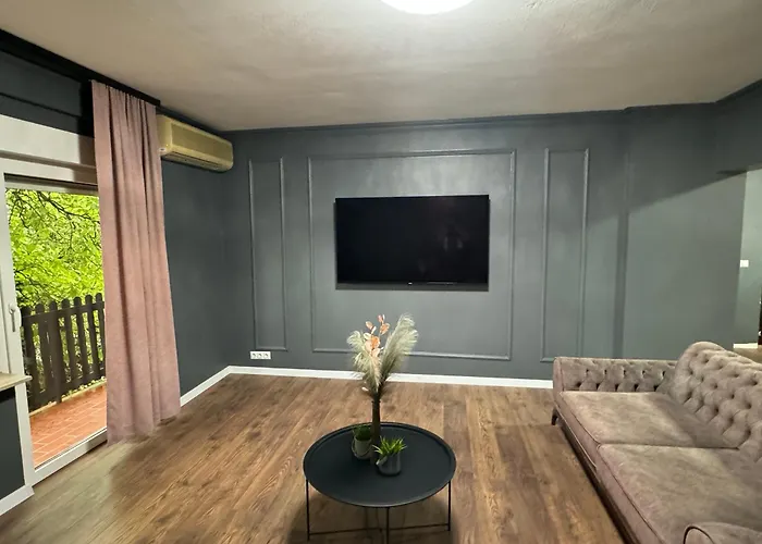 Lux Crystal-center Apartment